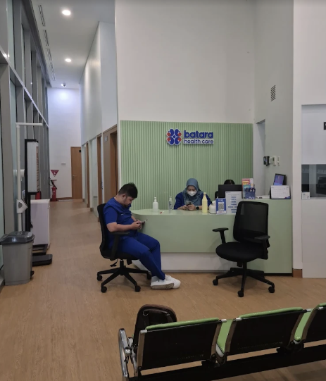 Lelah Bekerja? Manfaat Vitamin Booster dan Layanan Homecare untuk Profesional Sibuk